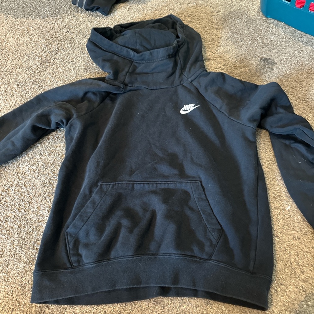black nike hoodie